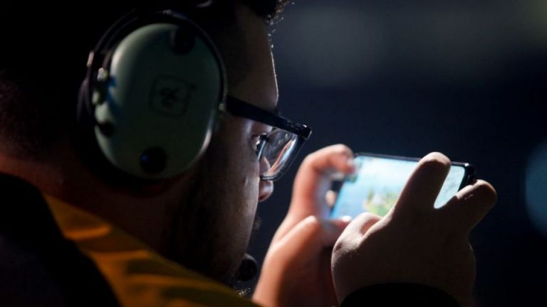 5G mobile gaming