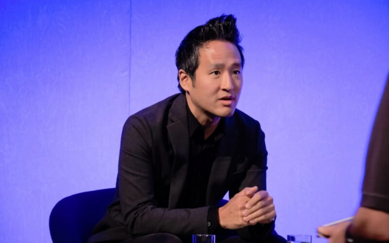 Bernard Kim bir röportaj veriyor