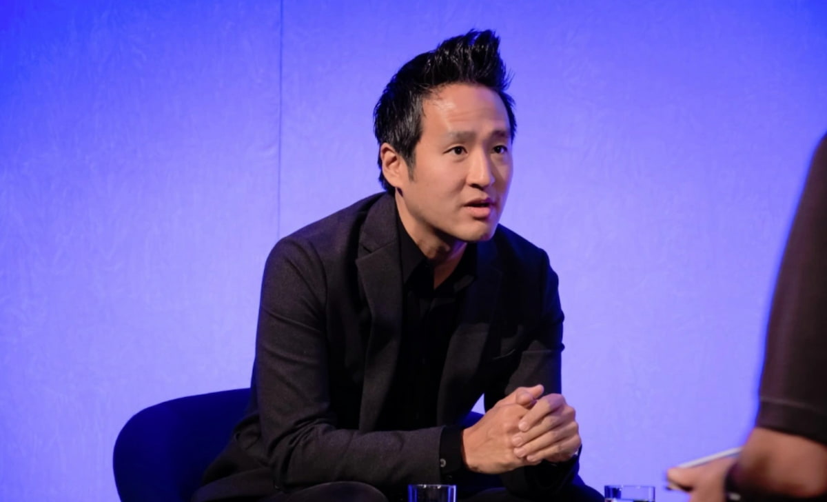 Bernard Kim bir röportaj veriyor