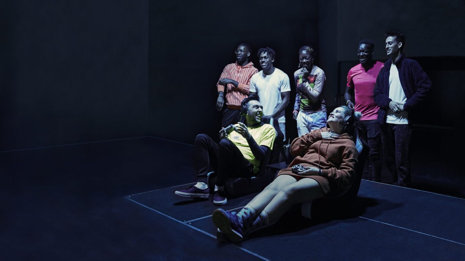 Oyun oynayan bir ekip görseli