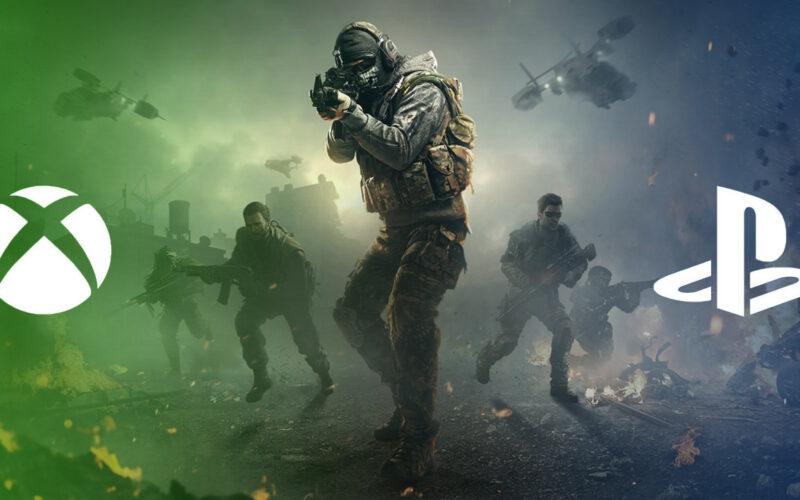 Elinde tüfekle yürüyen bir Call of Duty operatörü, solda Xbox logosu, sağda PlayStation logosu