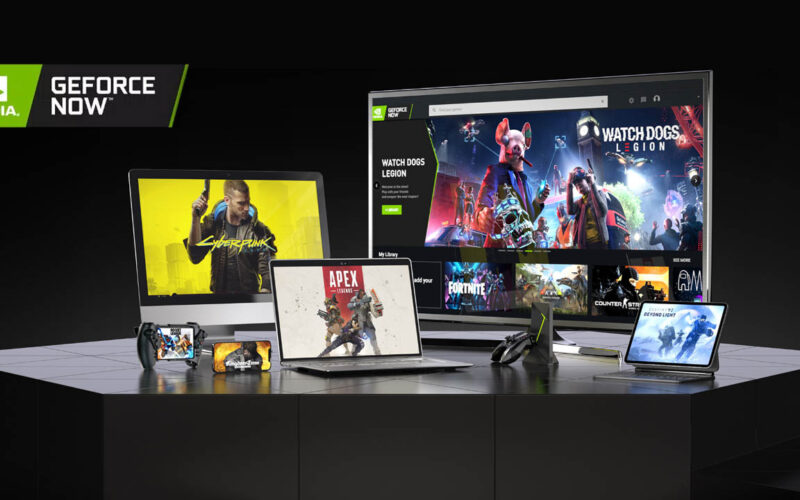 Ekranlarında GeForce Now açık olan bir monitör, laptop, tablet ve akıllı telefon