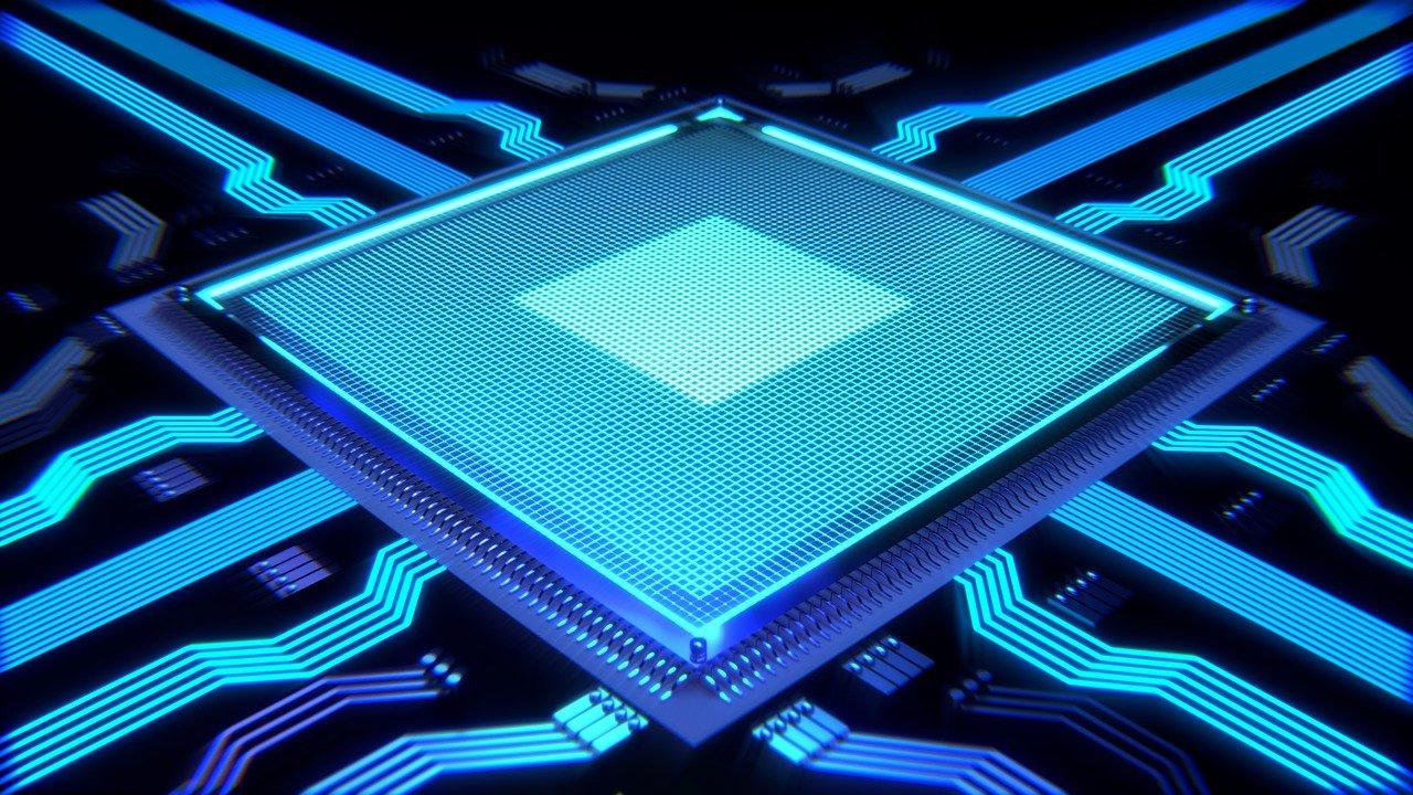 Mavi ışıklar altında bir CPU görseli