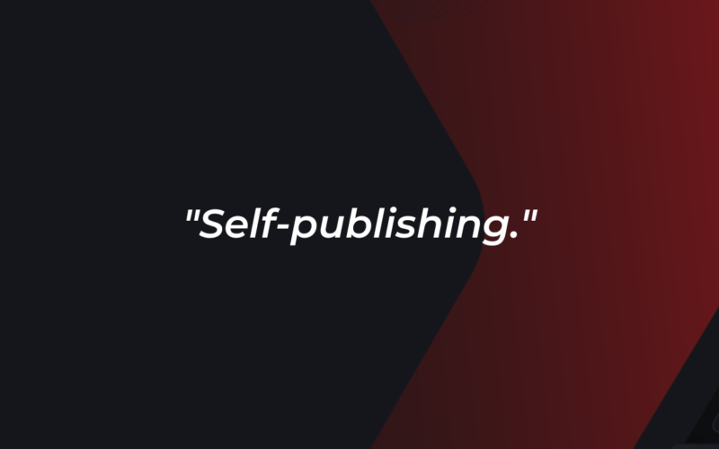 Kırmızı ve gri arka plan üzerinde Self Publishing yazısı