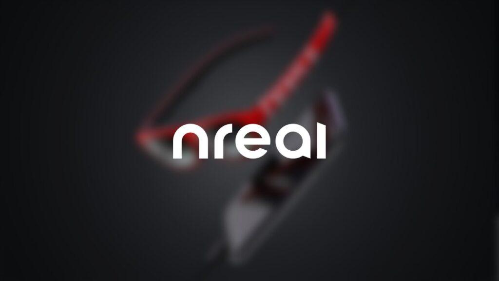 Nreal logosu ve arka planda bir gözlük ile telefon