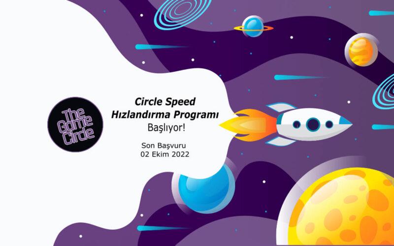 Bir uzay gemisi çizimi galakside hızlı şekilde seyahay ediyor ve arkasında bıraktığı bulutta The Game Circle logosu yer alıyor