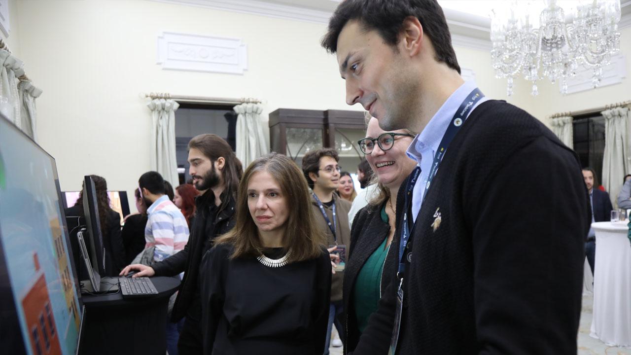 TechCamp Istanbul 2022 Consul General-Designate Ms. Julie Eadeh observing the games