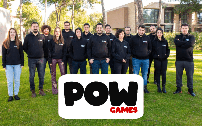 POW Games ekibi ve altında POW Games logosu