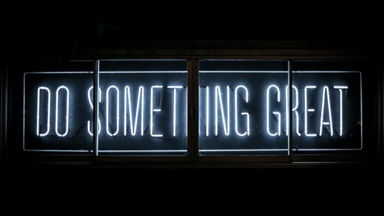 do something great written in neon