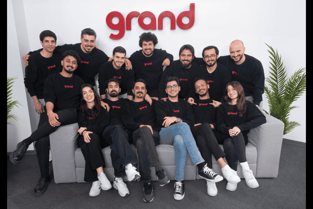 grand games ekip fotoğrafı