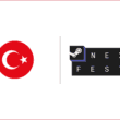 solda türkiye bayrağı, sağda steam next fest logosu