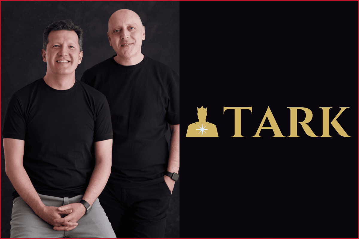 Photo of founders of Tark Games İbrahim Yıldırım and İlker Ergen on the left side, TARK logo on the right side