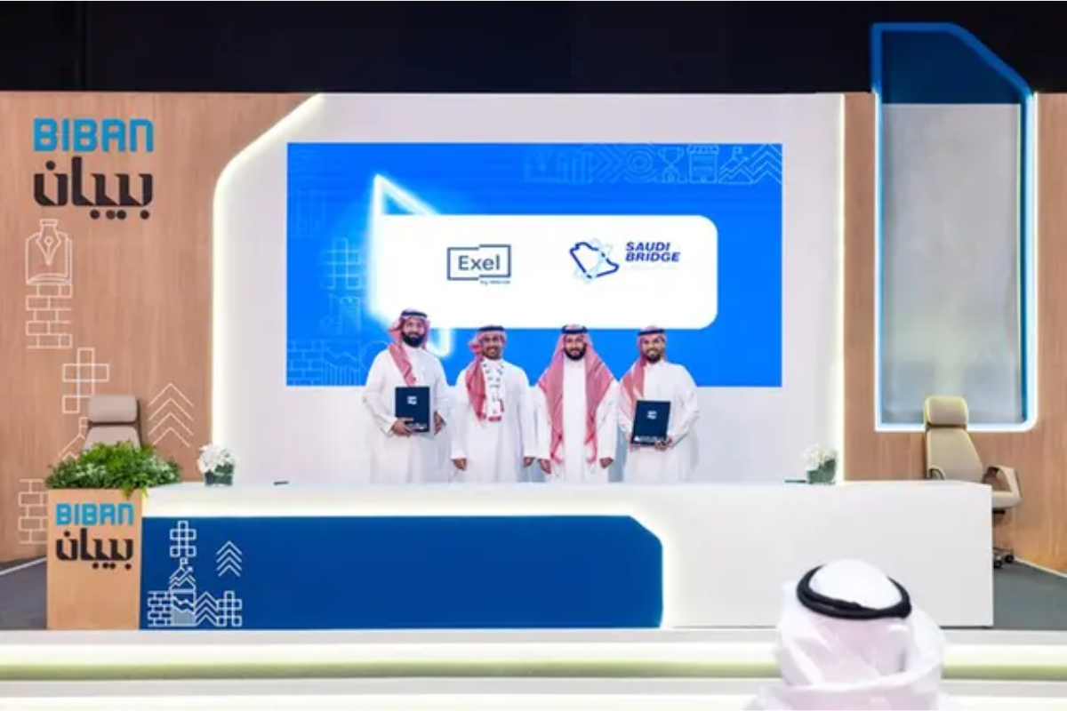 Exel by Merak and Saudi Bridge founders photo signing the contract