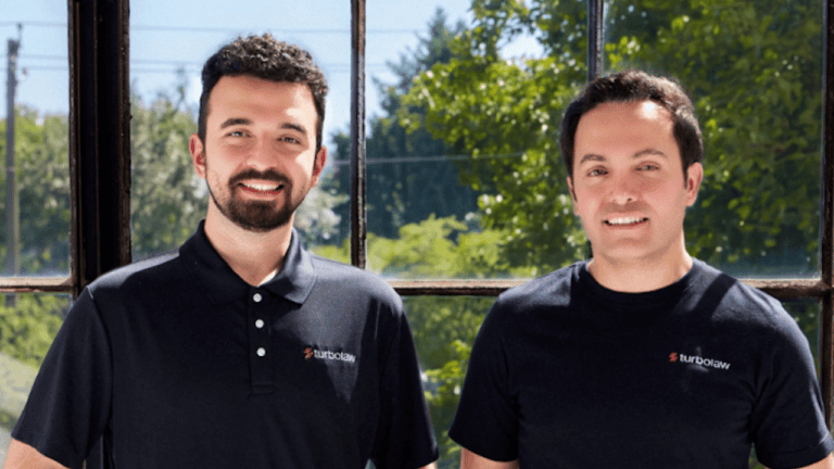 Turbo Law Kurucuları Jay Sarmaz ve Özgür Bora Gevrek
